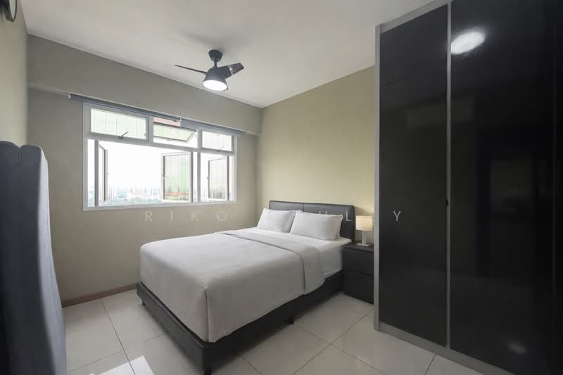 453B Bukit Batok West Avenue 6, 453B Bukit Batok West Avenue 6, 3 Bedrooms, 1,001 sqft, HDB Flat For Sale, by Riko Ashley, 500088211 - Bedroom - PropertyGuru.com.sg