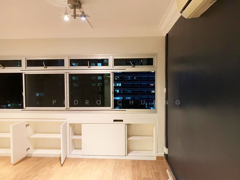 607 Elias Road HDB Flat For Sale at S$ 961,000 | PropertyGuru Singapore - Living Room