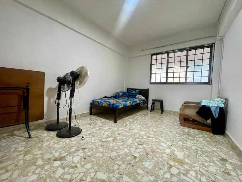706 Hougang Avenue 2 HDB Flat For Sale at S$ 568,000 | PropertyGuru Singapore - Bedroom