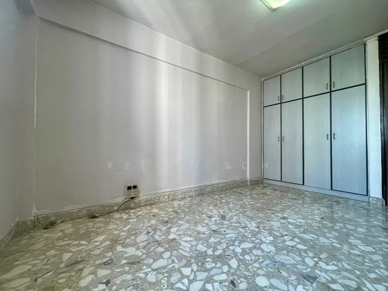 706 Hougang Avenue 2 HDB Flat For Sale at S$ 568,000 | PropertyGuru Singapore - Interior