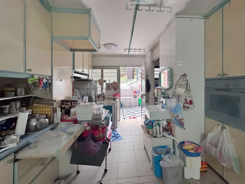 427 Hougang Avenue 6 HDB Flat For Sale at S$ 1,000,000 | PropertyGuru Singapore - Kitchen