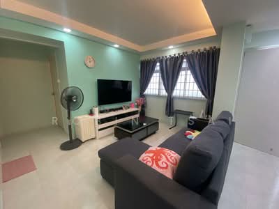 For Sale - 729 Woodlands Circle