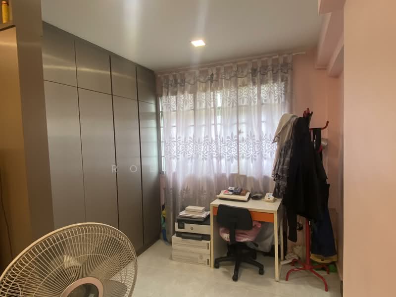 729 Woodlands Circle HDB Flat For Sale at S$ 540,888 | PropertyGuru Singapore - Bedroom