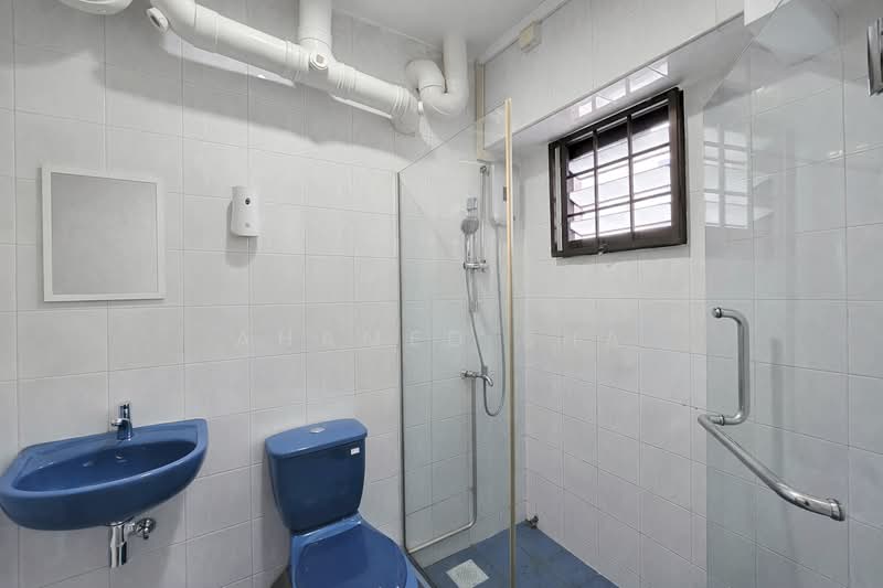 254 Compassvale Road HDB Flat For Sale at S$ 700,000 | PropertyGuru Singapore - Bathroom