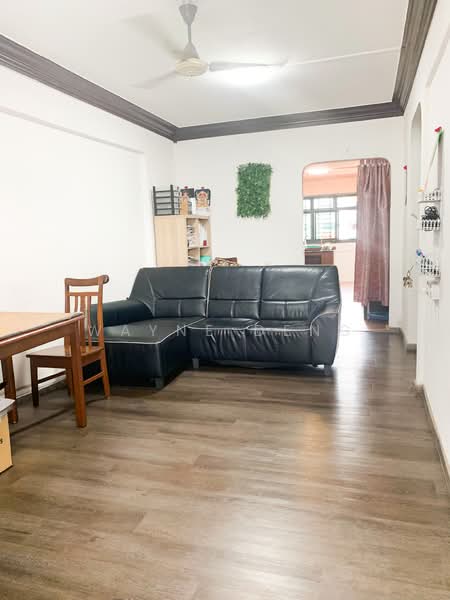 44 Chai Chee Street HDB Flat For Sale at S$ 400,000 | PropertyGuru Singapore - Living Room