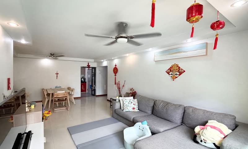 649 Punggol Central HDB Flat For Sale at S$ 658,000 | PropertyGuru Singapore - Living Room