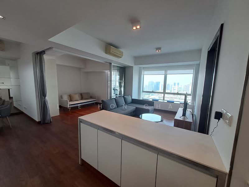 The Sail @ Marina Bay, 6 Marina Boulevard, 2 Bedrooms, 1,033 sqft, Condominium For Rent, by Lee Hon Chan, 500088252 - Living Room - PropertyGuru.com.sg