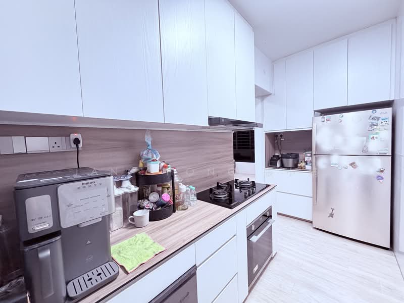467C Bukit Batok West Avenue 9 HDB Flat For Sale at S$ 540,000 | PropertyGuru Singapore - Kitchen