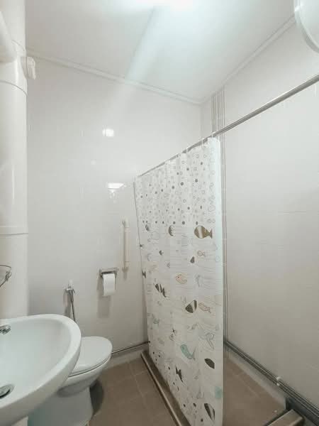 145 Lorong Ah Soo HDB Flat For Sale at S$ 1,050,000 | PropertyGuru Singapore - Bathroom