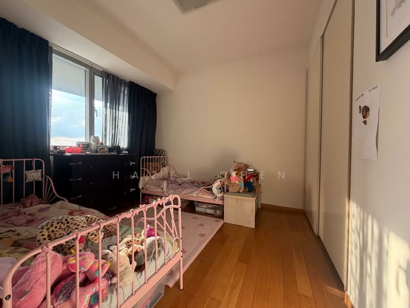 Marina Bay Suites Apartment For Sale at S$ 3,550,000 | PropertyGuru Singapore - Bedroom