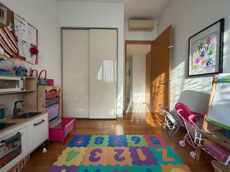 Marina Bay Suites Apartment For Sale at S$ 3,550,000 | PropertyGuru Singapore - Bedroom