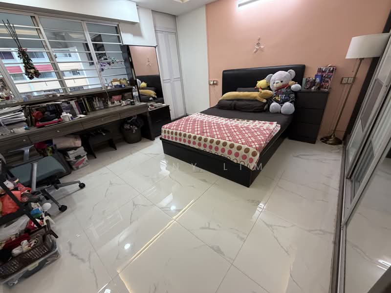 532 Hougang Avenue 6, 532 Hougang Avenue 6, 3 Bedrooms, 1,302 sqft, HDB Flat For Sale, by Vanny Lim, 500088315 - Bedroom - PropertyGuru.com.sg