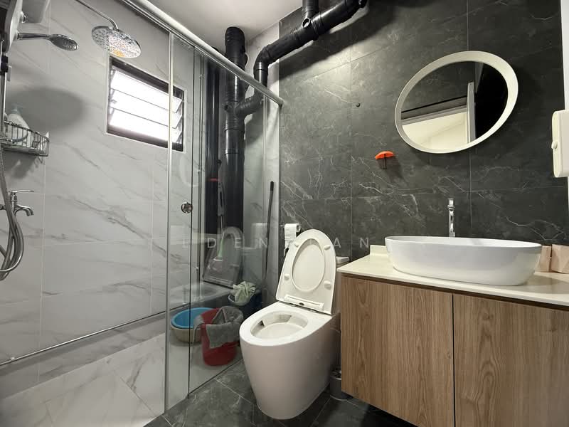 121 Rivervale Drive HDB Flat For Sale at S$ 660,000 | PropertyGuru Singapore - Bathroom