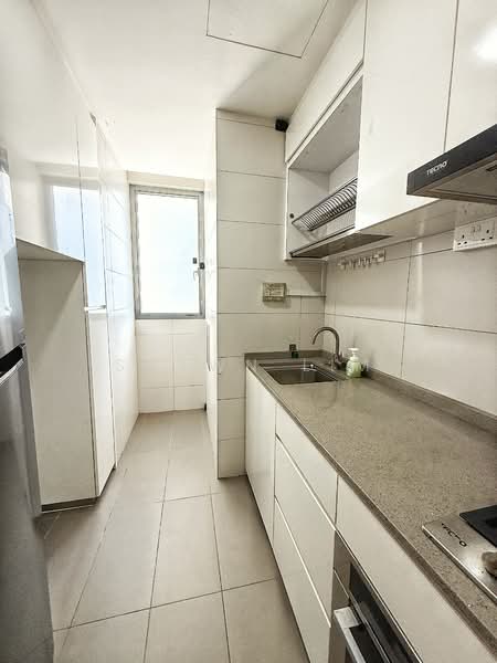 Skies Miltonia, 3 Miltonia Close, 2 Bedrooms, 710 sqft, Condominium For Rent, by Shawn Lim, 500088323 - Kitchen - PropertyGuru.com.sg