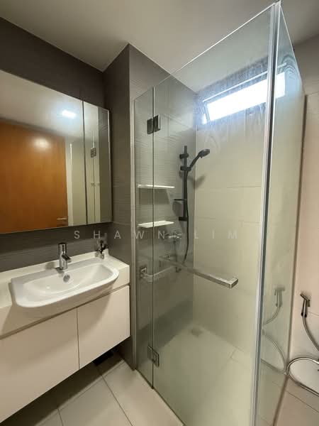 Skies Miltonia, 3 Miltonia Close, 2 Bedrooms, 710 sqft, Condominium For Rent, by Shawn Lim, 500088323 - Bathroom - PropertyGuru.com.sg