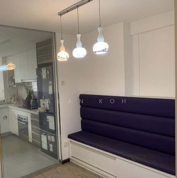 716 Clementi West Street 2 HDB Flat For Sale at S$ 550,000 | PropertyGuru Singapore - Kitchen