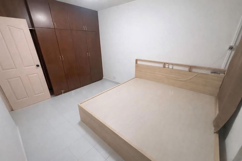 311 Woodlands Street 31 HDB Flat For Sale at S$ 485,000 | PropertyGuru Singapore - Bedroom