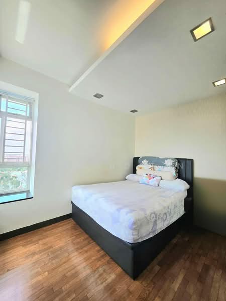 411B Fernvale Road HDB Flat For Sale at S$ 728,000 | PropertyGuru Singapore - Master Bedroom