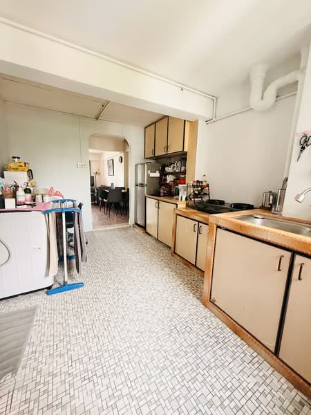 205 Toa Payoh North HDB Flat For Sale at S$ 399,999 | PropertyGuru Singapore - Kitchen