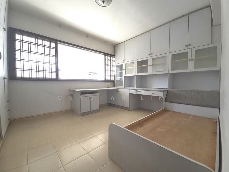 238 Hougang Avenue 1 HDB Flat For Sale at S$ 999,999 | PropertyGuru Singapore - Bedroom 2