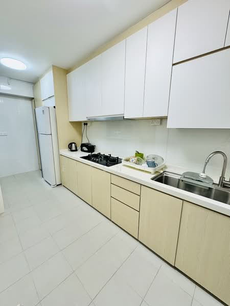 95C Henderson Road HDB Flat For Sale at S$ 1,468,000 | PropertyGuru Singapore - Kitchen