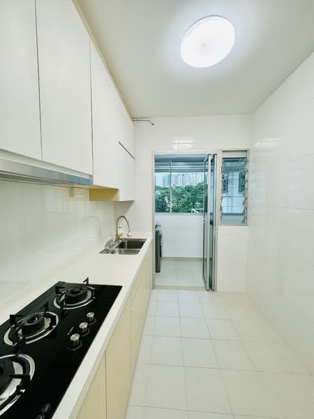 95C Henderson Road HDB Flat For Sale at S$ 1,468,000 | PropertyGuru Singapore - Kitchen