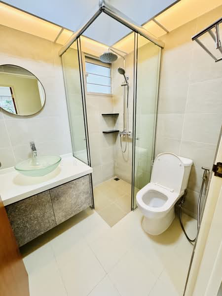 95C Henderson Road HDB Flat For Sale at S$ 1,468,000 | PropertyGuru Singapore - Bathroom