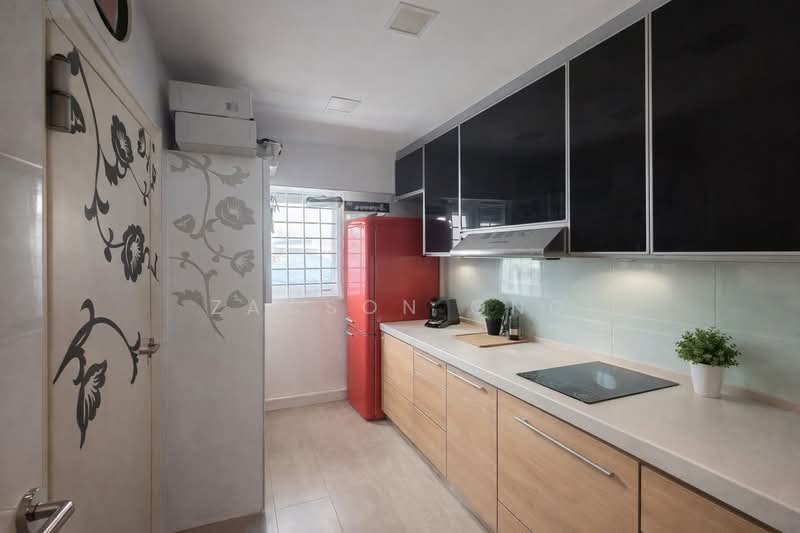 The Sunny Legend Apartment For Sale at S$ 1,750,000 | PropertyGuru Singapore - Kitchen