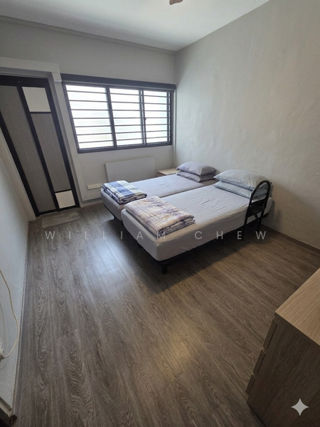 914 Tampines Street 91 HDB Flat For Sale at S$ 528,000 | PropertyGuru Singapore - Bedroom
