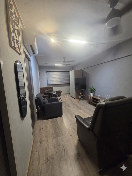 914 Tampines Street 91 HDB Flat For Sale at S$ 528,000 | PropertyGuru Singapore - Living Room