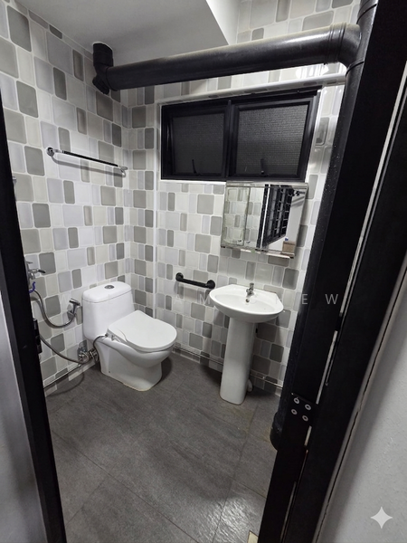914 Tampines Street 91 HDB Flat For Sale at S$ 528,000 | PropertyGuru Singapore - Bathroom