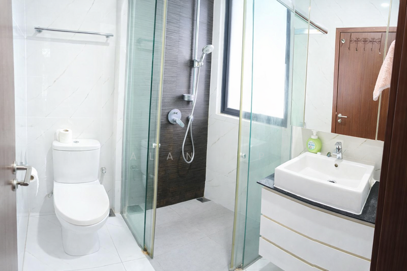Urban Vista Condominium For Sale at S$ 750,000 | PropertyGuru Singapore - Bathroom
