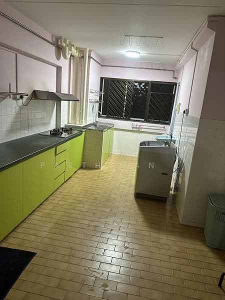 814 Tampines Street 81, 814 Tampines Street 81, 2 Bedrooms, 786 sqft, HDB Flat For Sale, by Parthiban R, 500088371 - Kitchen - PropertyGuru.com.sg