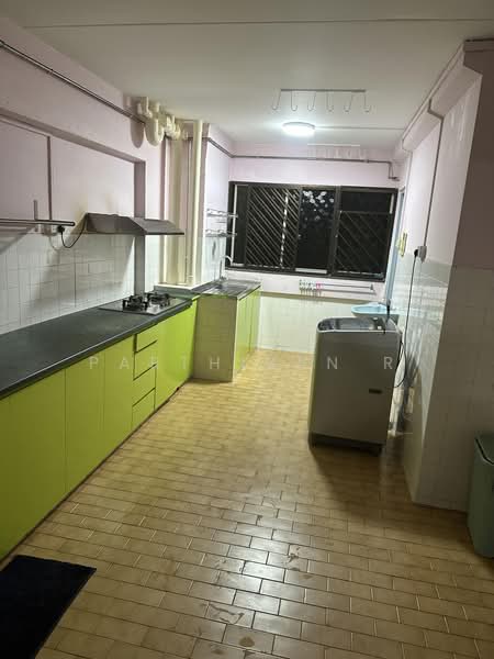 814 Tampines Street 81, 814 Tampines Street 81, 2 Bedrooms, 786 sqft, HDB Flat For Sale, by Parthiban R, 500088371 - Kitchen - PropertyGuru.com.sg