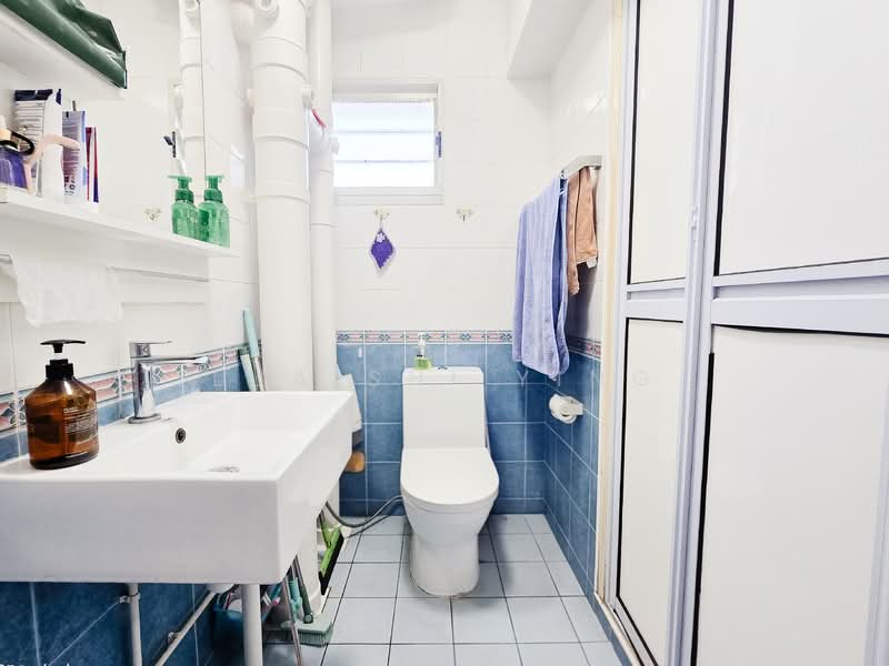 104B Edgefield Plains, 104B Edgefield Plains, Room Rental, 200 sqft, HDB Flat For Rent, by Lua Shi Ying, 500088378 - Bathroom - PropertyGuru.com.sg