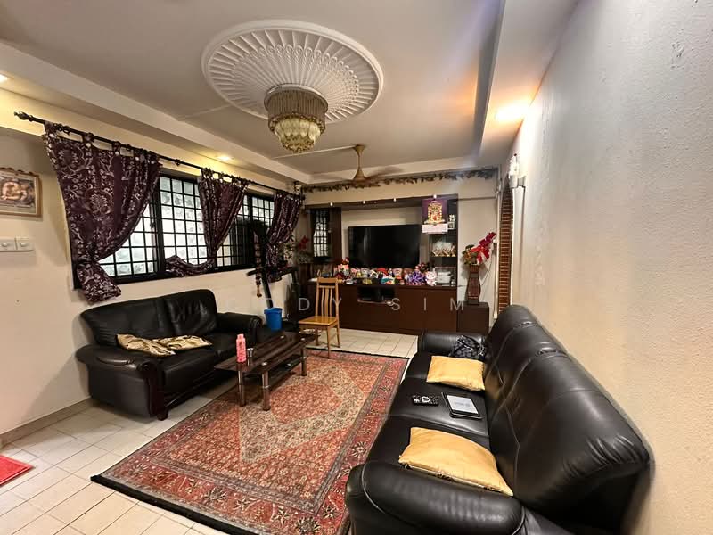 262 Yishun Street 22 HDB Flat For Sale at S$ 570,000 | PropertyGuru Singapore - Living Room