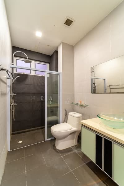Sembawang Hills Estate Terraced House For Sale at S$ 5,280,000 | PropertyGuru Singapore - Bathroom