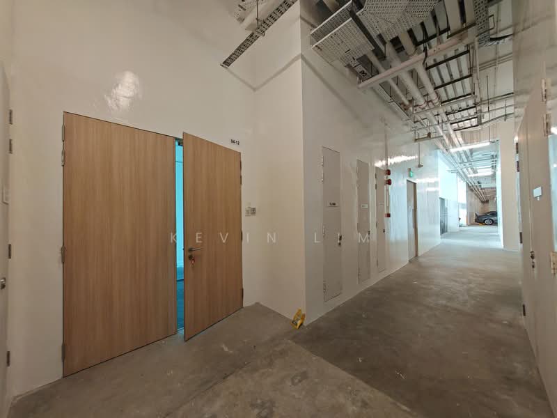 CHEAP Partial Fitted B1 Near Vivo, Buona Vista / West Coast / Clementi New Town, 1,690 sqft, Light Industrial (B1) For Rent, by Kevin Lim, 500088403 - Corridor - CommercialGuru.com.sg