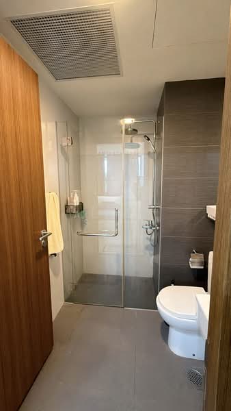 The Vue, 355 Upper Paya Lebar Road, 1 Bedroom, 420 sqft, Condominium For Sale, by Alson Seah, 500088417 - Bathroom - PropertyGuru.com.sg