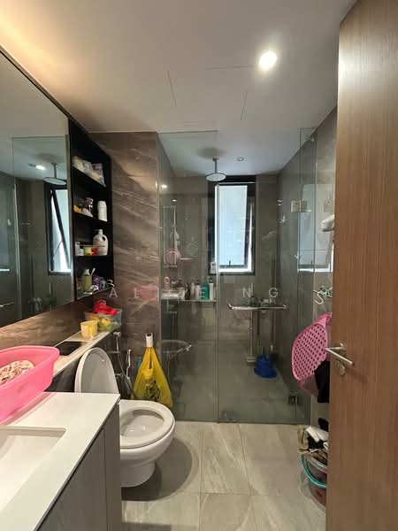 Whistler Grand Condominium For Sale at S$ 1,250,888 | PropertyGuru Singapore - Bathroom