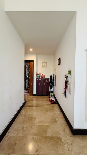 Regent Heights Condominium For Sale at S$ 1,360,000 | PropertyGuru Singapore - Entrance