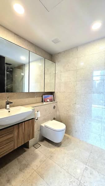 Pullman Residences, 18 Dunearn Road, 2 Bedrooms, 667 sqft, Condominium For Rent, by Kevin Albert Moey, 500088475 - Bathroom - PropertyGuru.com.sg