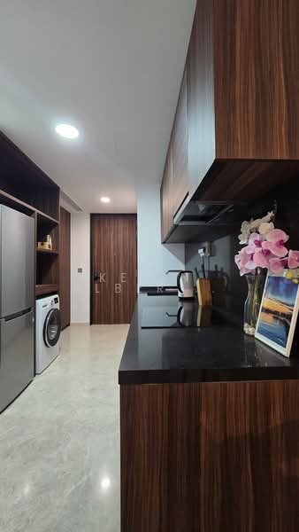 Pullman Residences, 18 Dunearn Road, 2 Bedrooms, 667 sqft, Condominium For Rent, by Kevin Albert Moey, 500088475 - Kitchen - PropertyGuru.com.sg