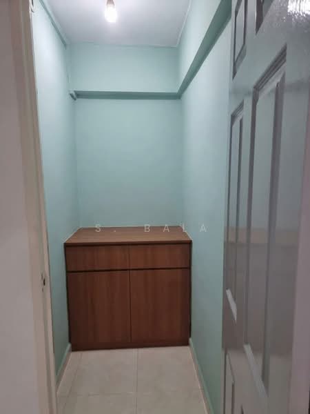 219 Bukit Batok Street 21 HDB Flat For Sale at S$ 445,000 | PropertyGuru Singapore - Interior