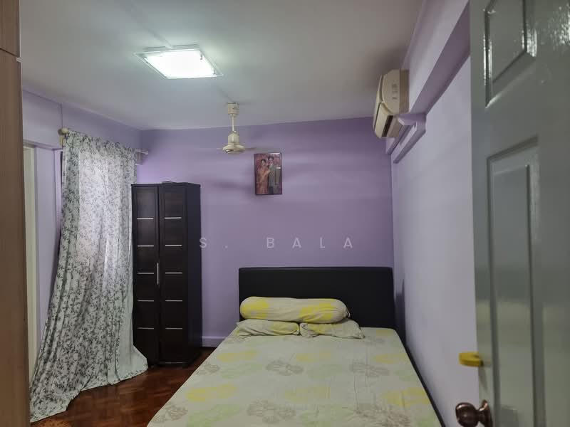 219 Bukit Batok Street 21 HDB Flat For Sale at S$ 445,000 | PropertyGuru Singapore - Bedroom