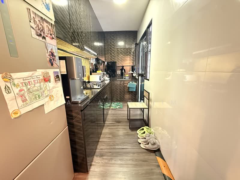 418A Fernvale Link HDB Flat For Sale at S$ 565,000 | PropertyGuru Singapore - Kitchen