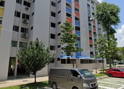 For Rent - 10 Minutes Walk To Yishun MRT Station ! Plenty Of Bus Routes Available !
