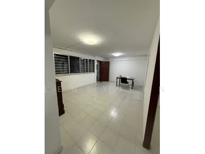 For Rent - 10 Minutes Walk To Yishun MRT Station ! Plenty Of Bus Routes Available !