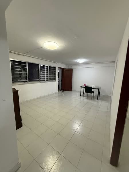 10 Minutes Walk To Yishun MRT Station ! Plenty Of Bus Routes Available !, , 3 Bedrooms, 957 sqft, HDB Flat For Rent, by Lenny Tan, 500088489 - Interior - PropertyGuru.com.sg