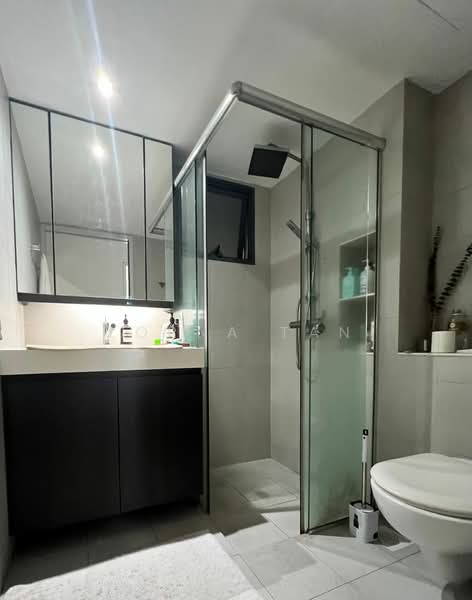 1A Cantonment Road HDB Flat For Sale at S$ 1,450,000 | PropertyGuru Singapore - Bathroom